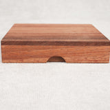 Vue latérale du coffret fermé