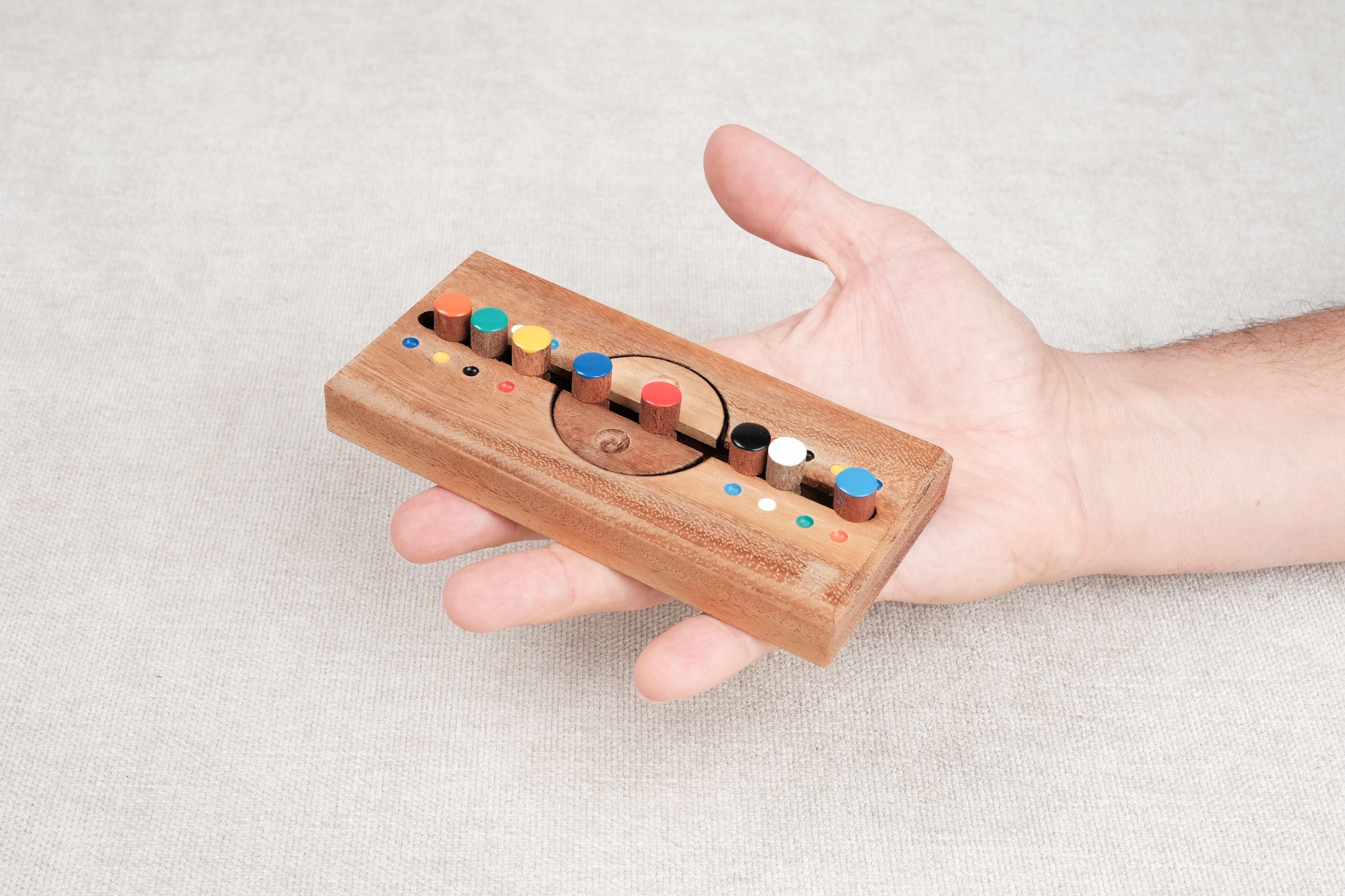 Jeu Code Secret manipulé à la main – Jeux Faugère