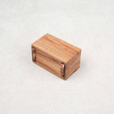 Coffret en bois fermé vu de face