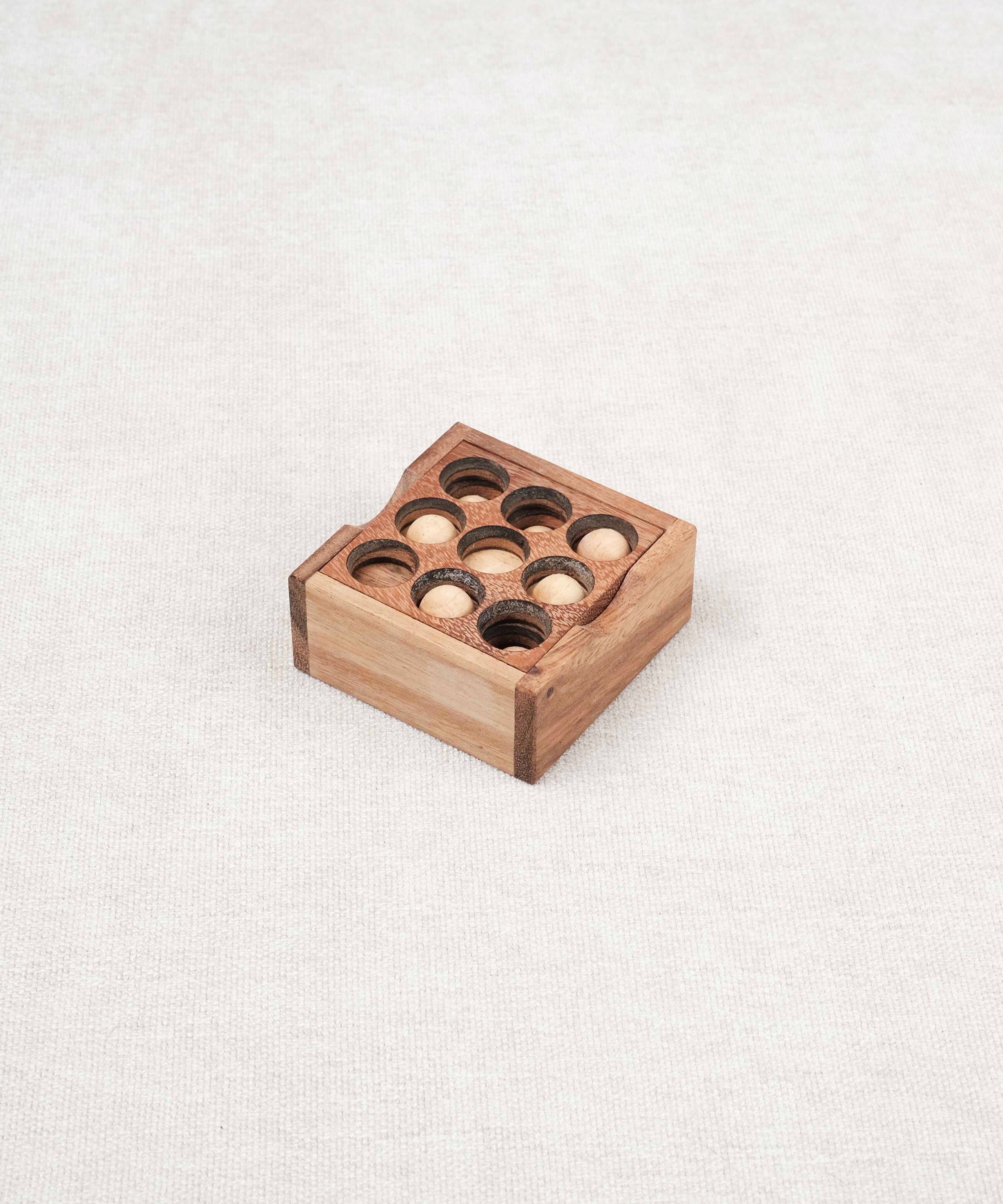 Casse-tête en bois Easy Box fermé, jeu de logique avec billes en bois – Jeux Faugère