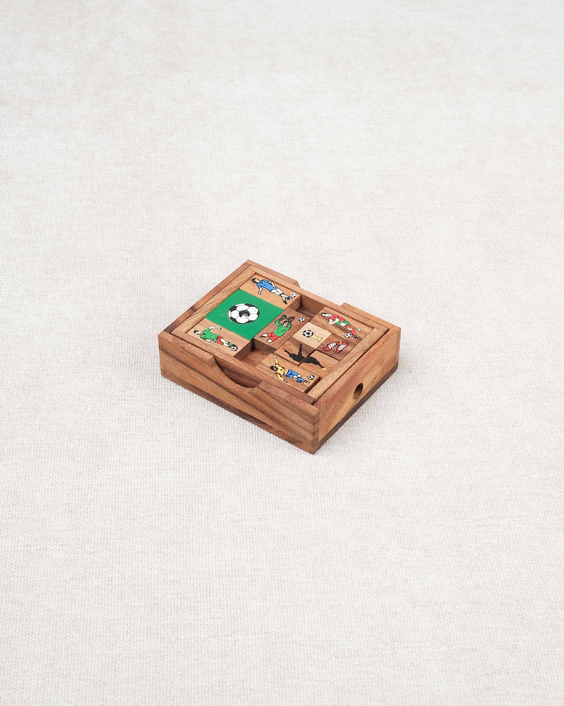 Casse-tête en bois L’Âne rouge foot – Puzzle à pièces coulissantes Jeux Faugère