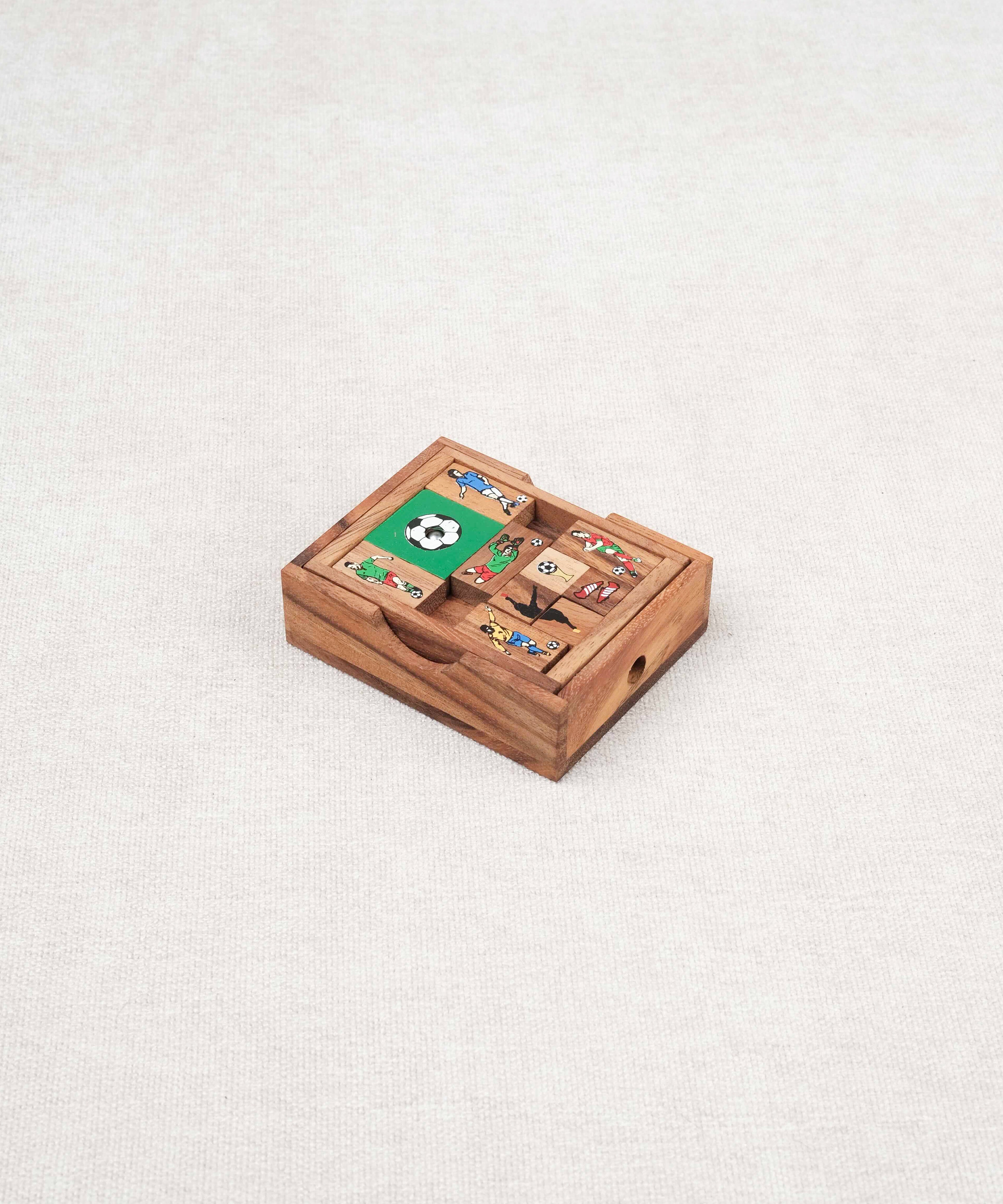 Casse-tête en bois L’Âne rouge foot – Puzzle à pièces coulissantes Jeux Faugère