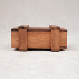 Vue de coté casse-tête Boîte Secrète en bois avec mécanisme caché – Best-seller Jeux Faugère