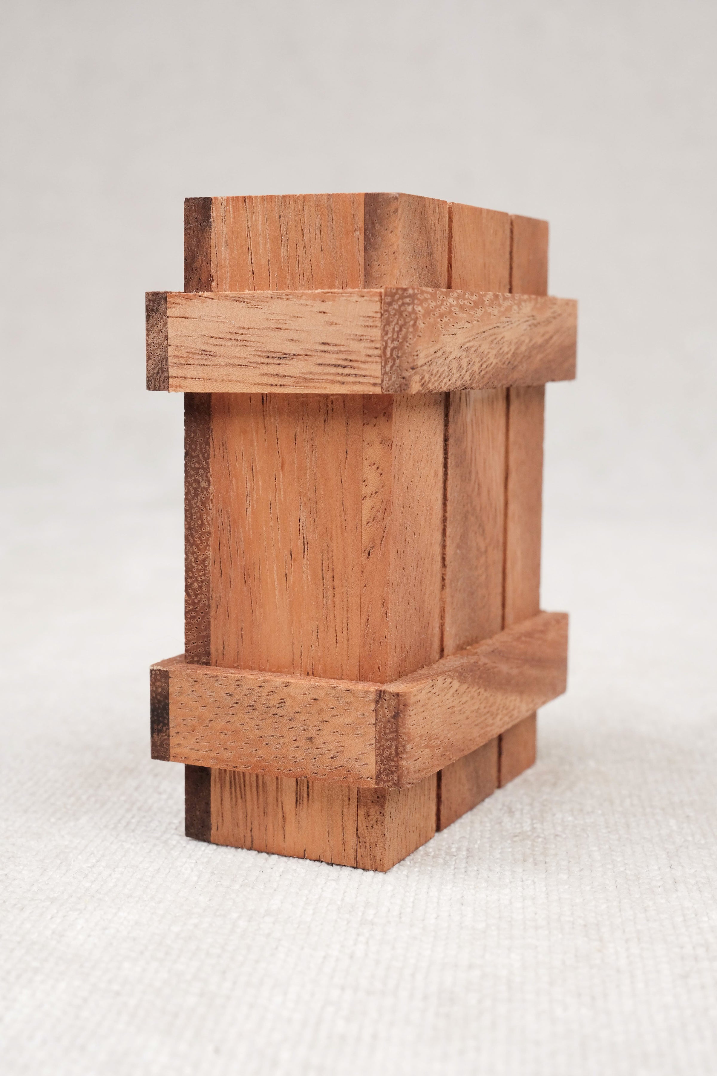 Casse-tête Boîte Secrète en bois posé debout – Best-seller Jeux Faugère