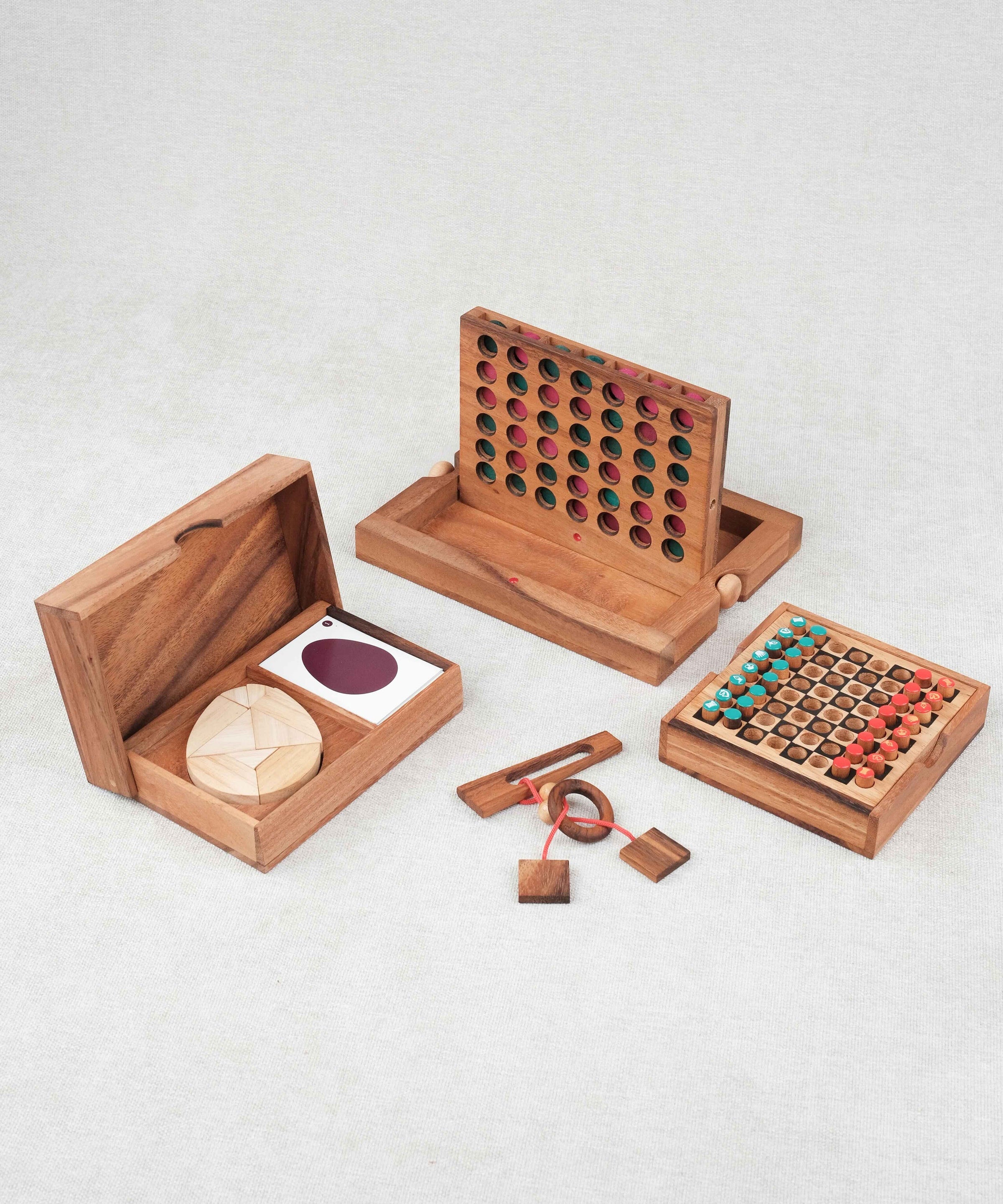 Pack Malin Duo en bois Jeux Faugère – Puissance 4, Double Tangram Œuf, Échecs de voyage et mini casse-tête Diapason offert