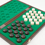 Coffret de dames en bois marron grand format avec pions rangés