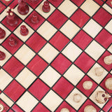 Jeu d’échecs rouge et bois clair, grand format L, plateau ouvert vue du dessus