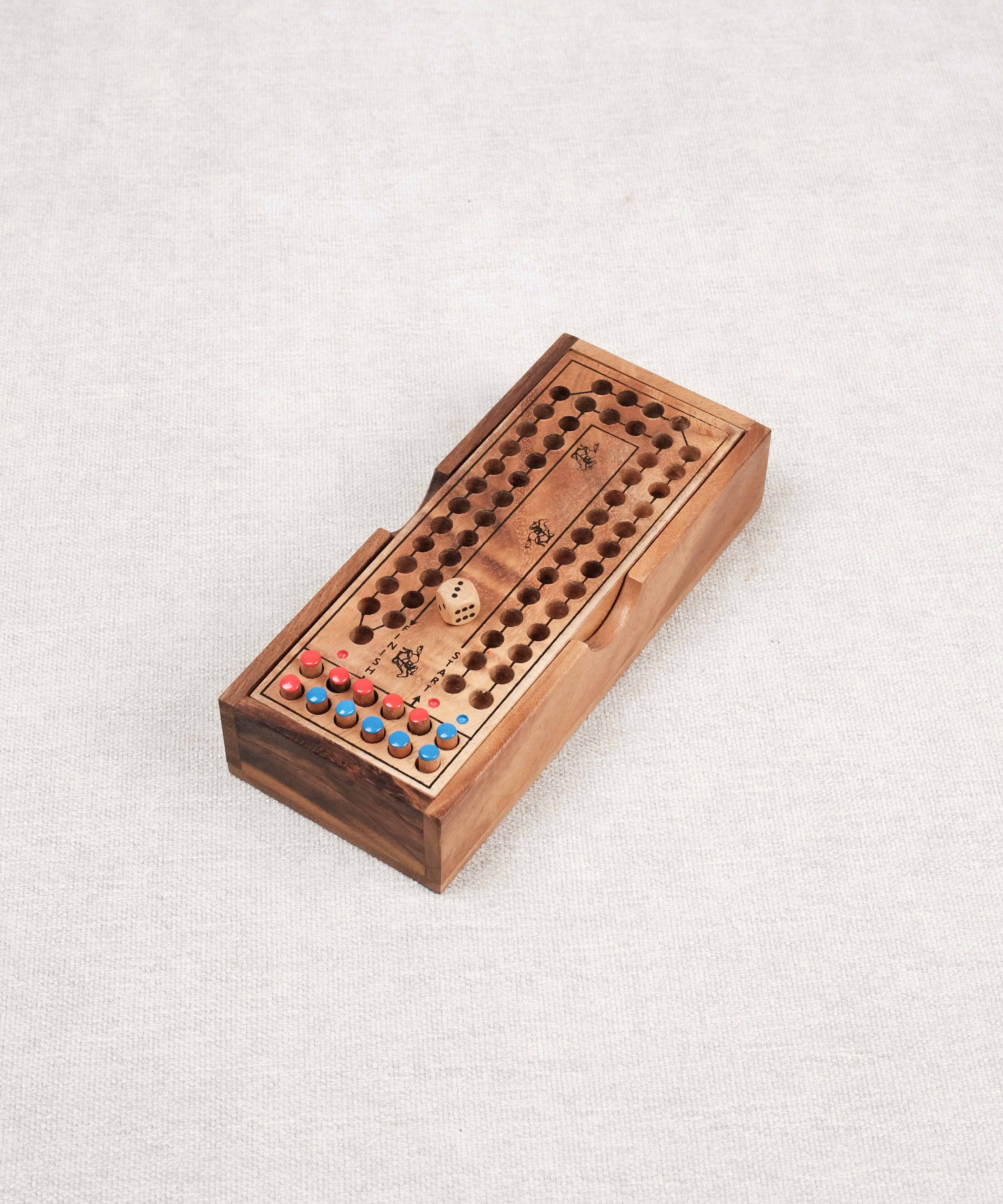 Coffret refermable en bois du jeu La Course de Chevaux