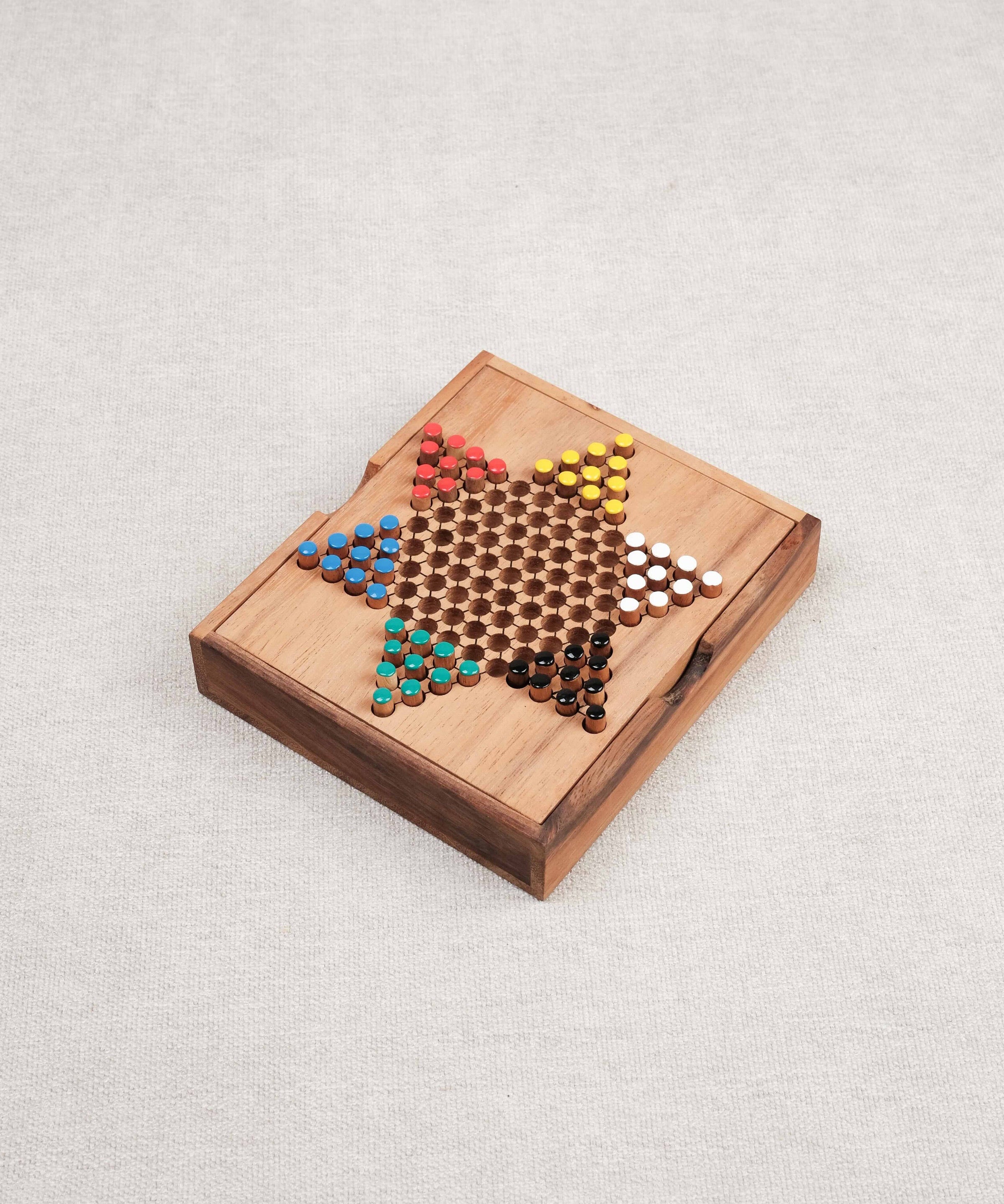 Coffret compact de Dames Chinoises M en bois fermé avec motifs étoile