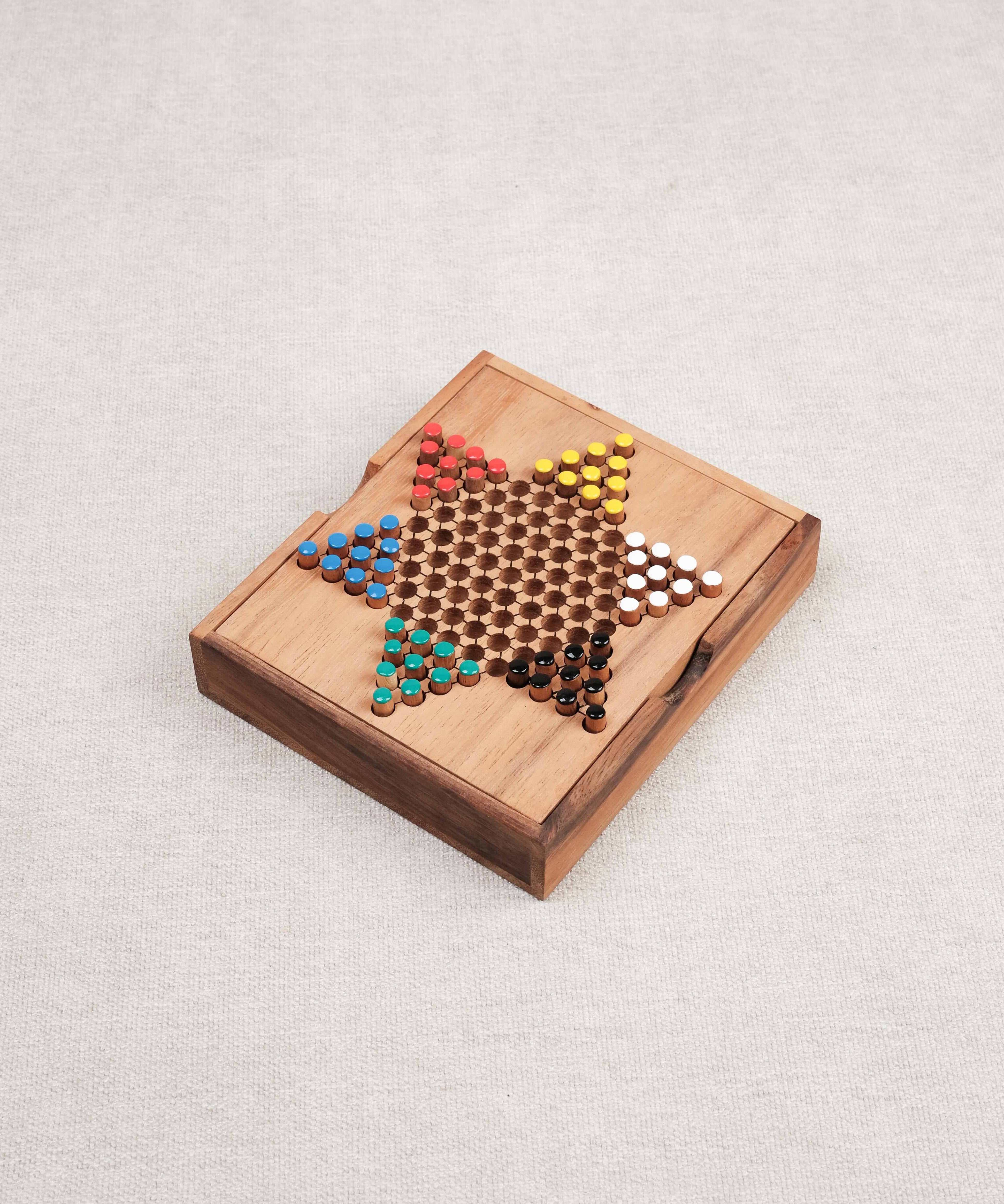 Coffret compact de Dames Chinoises M en bois fermé avec motifs étoile