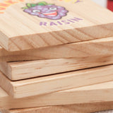 Gros plan sur une plaquette "raisin" du jeu Funky Fruity.
