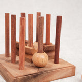 Structure vide du Morpion 3D M avec tiges verticales en bois