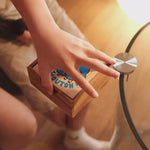 Vidéo Jeux Faugère : partie du jeu À poil le mouton en famille à la maison – moment convivial entre enfants et maman, jeu de bluff rapide et plein de rebondissements
