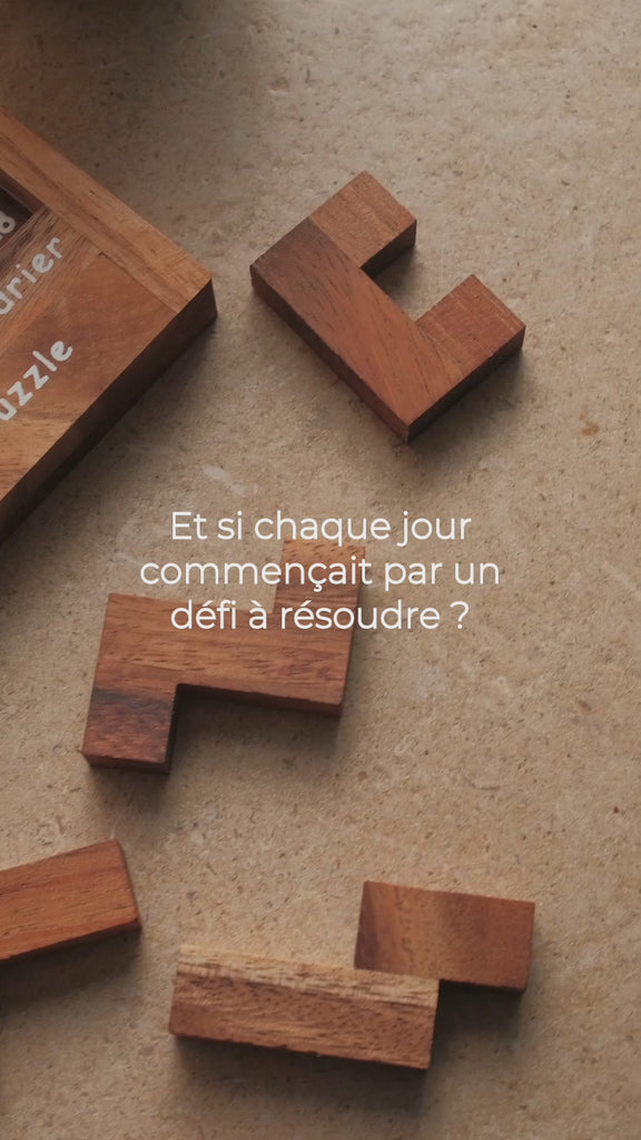 Vidéo Jeux Faugère : démonstration du Calendrier Puzzle en bois, résolution du défi du jour